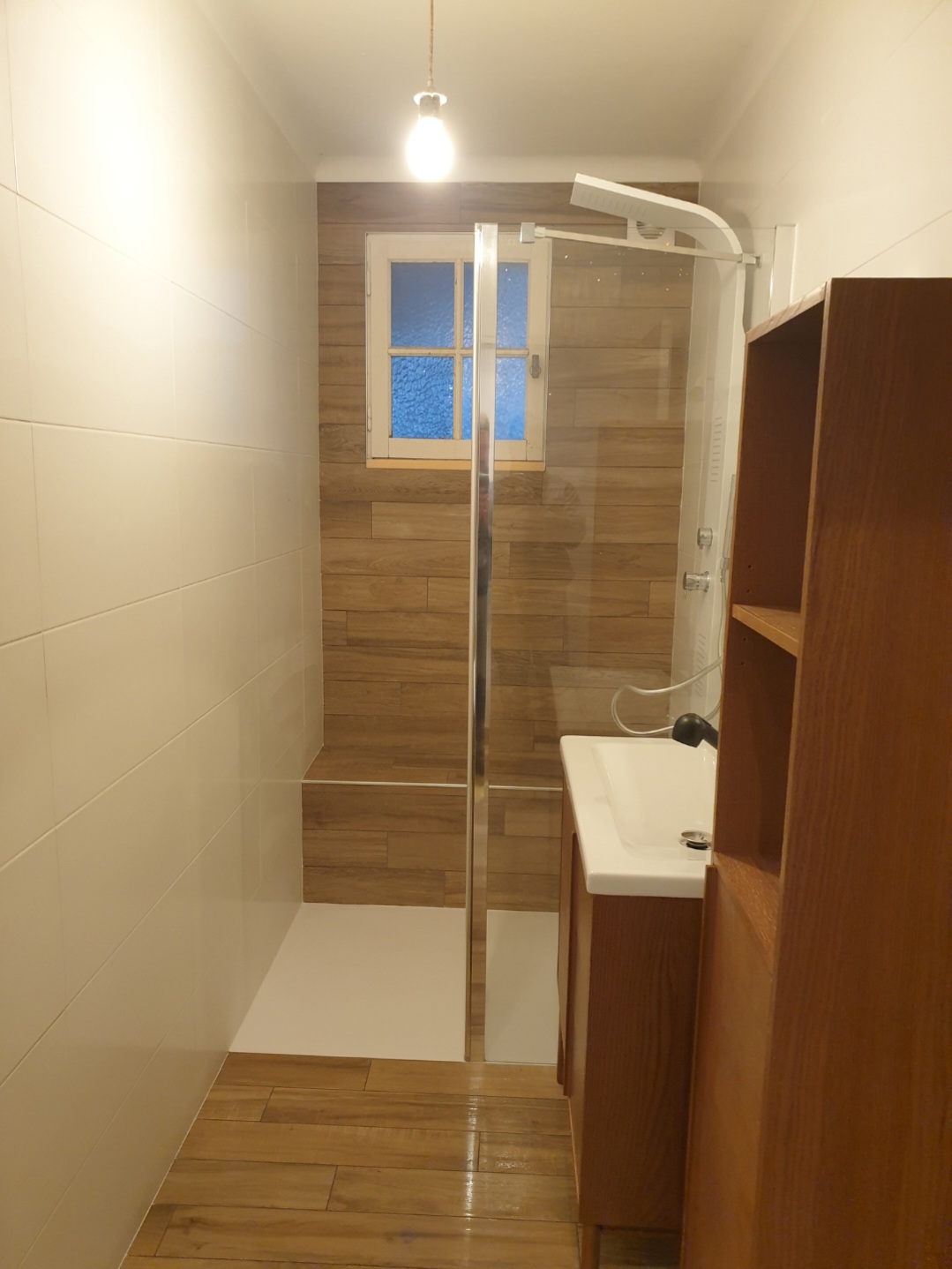 Salle de bain après travaux : rénovation réalisée par les clients avec accompagnement CommunPro